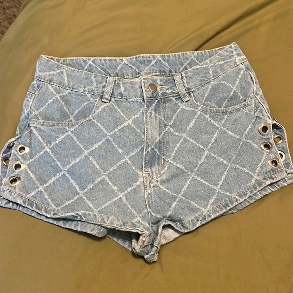 14. Short shorts